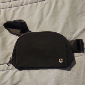 HALARA Black Belt Bag